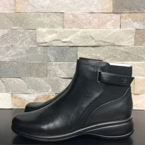 Easy Spirit Tale Booties - Picture 5 of 6